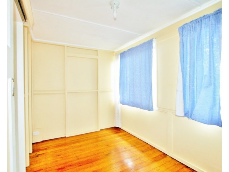 11 Gower Street, Holland Park West QLD 4121