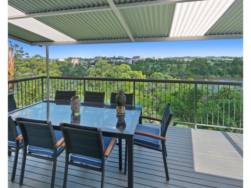 26 Derby Street, Highgate Hill QLD 4101