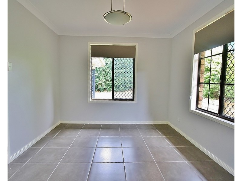 4 Nanga Street, Eight Mile Plains QLD 4113