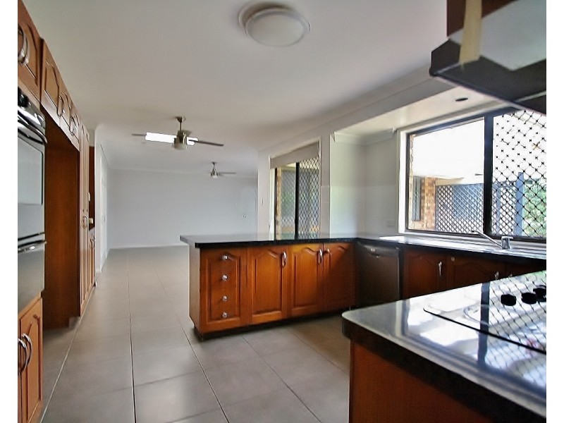 4 Nanga Street, Eight Mile Plains QLD 4113