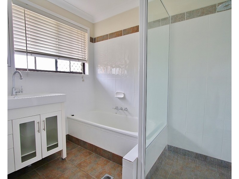 4 Nanga Street, Eight Mile Plains QLD 4113