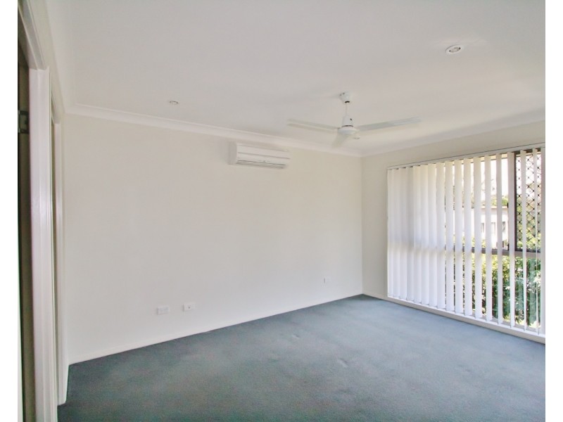 28 Friend Street, Wakerley QLD 4154