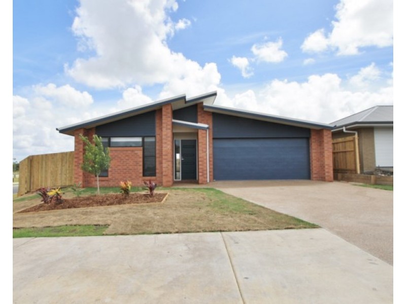 27 Augusta Boulevard, Pimpama QLD 4209