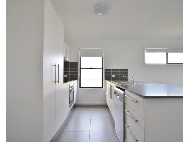 27 Augusta Boulevard, Pimpama QLD 4209