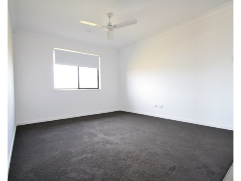 27 Augusta Boulevard, Pimpama QLD 4209