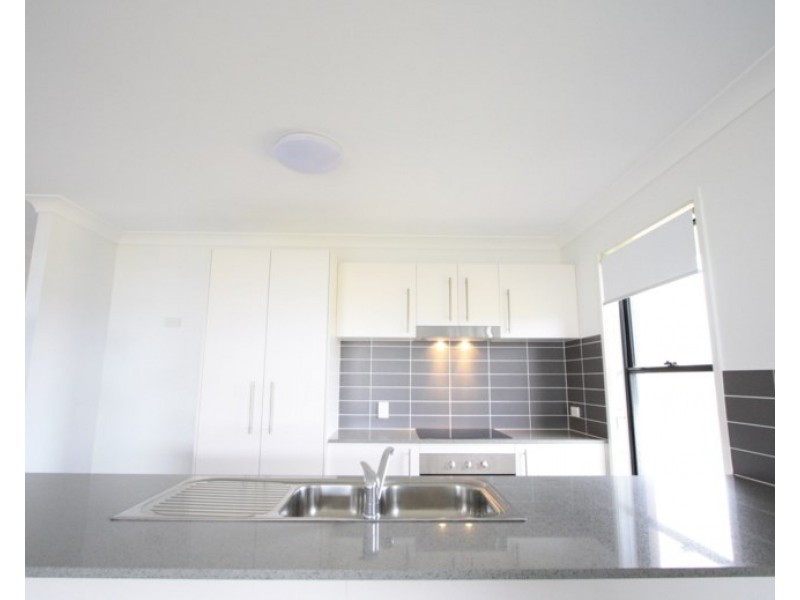 27 Augusta Boulevard, Pimpama QLD 4209