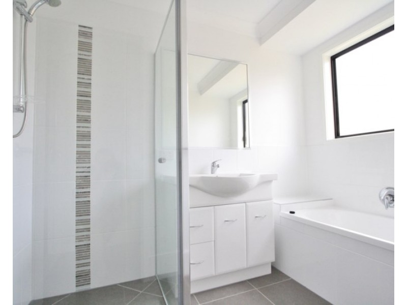 27 Augusta Boulevard, Pimpama QLD 4209