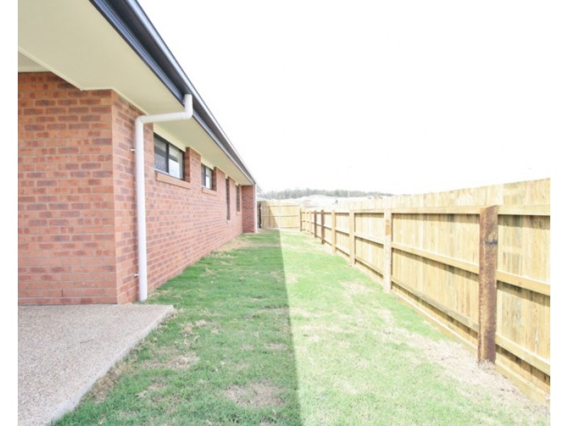 27 Augusta Boulevard, Pimpama QLD 4209