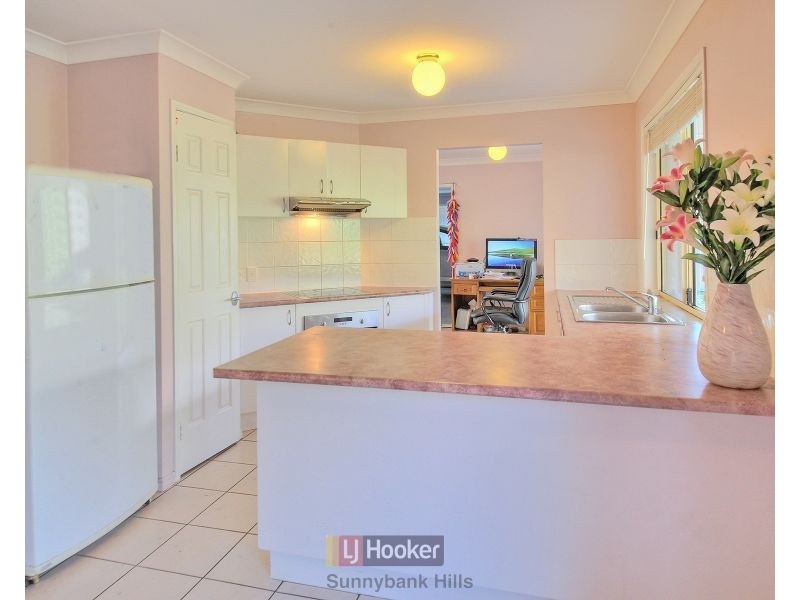 5 Maisie Place, Eight Mile Plains QLD 4113