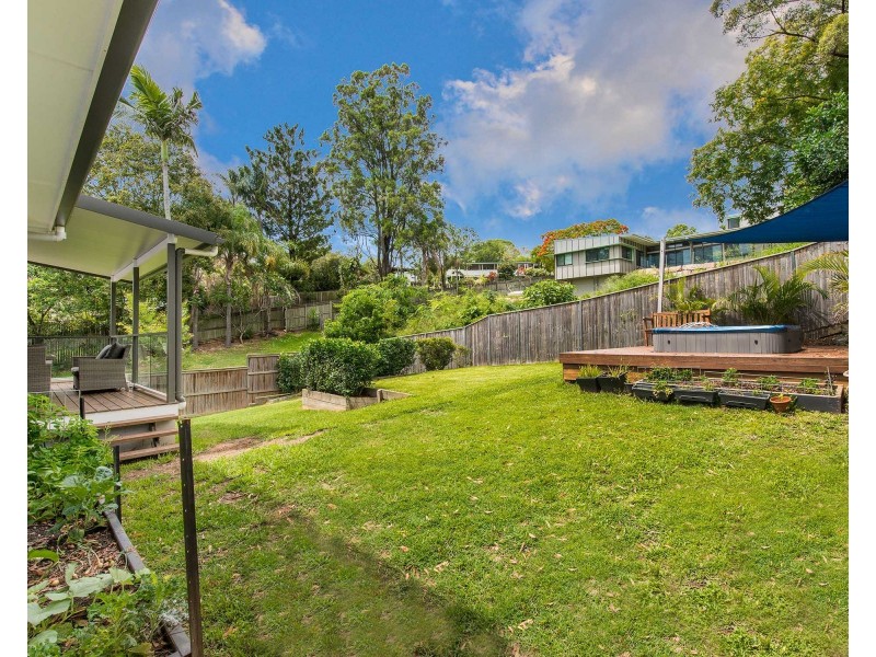 21 David Road, Holland Park QLD 4121