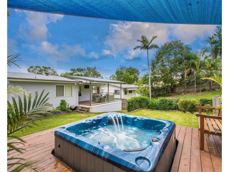 21 David Road, Holland Park QLD 4121