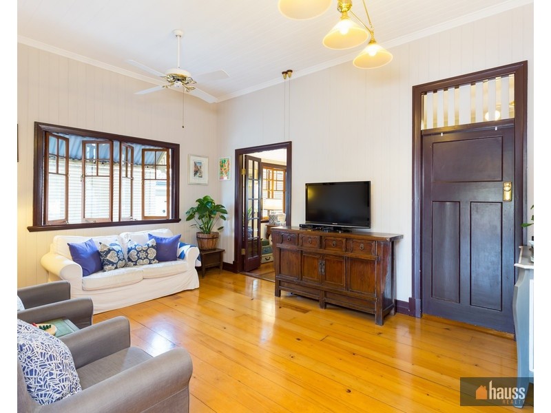 92 Graceville Avenue, Graceville QLD 4075