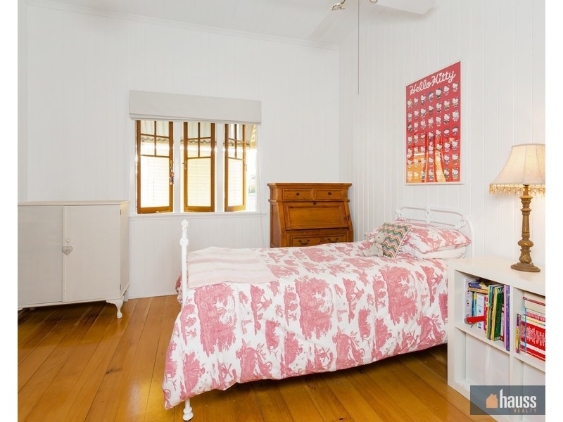 92 Graceville Avenue, Graceville QLD 4075