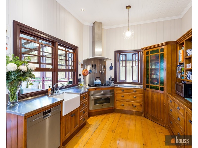 92 Graceville Avenue, Graceville QLD 4075