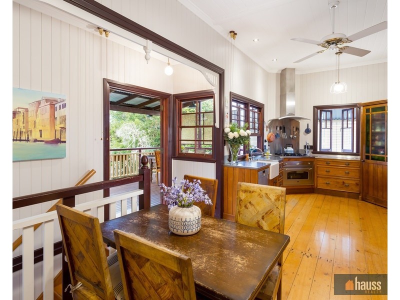 92 Graceville Avenue, Graceville QLD 4075