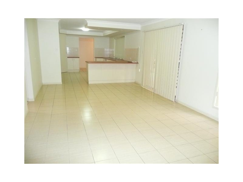 6 Hector Road, Holland Park QLD 4121