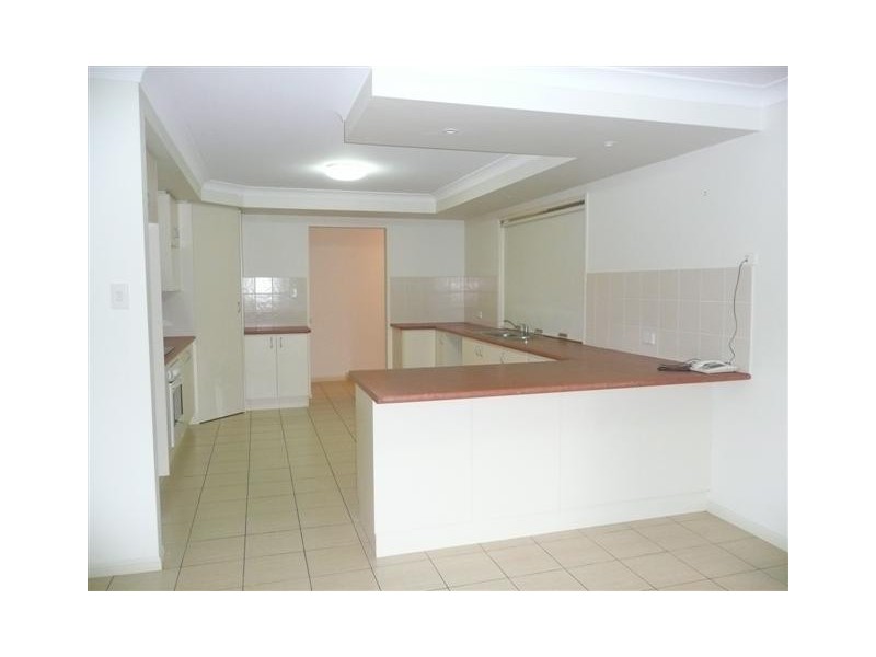 6 Hector Road, Holland Park QLD 4121