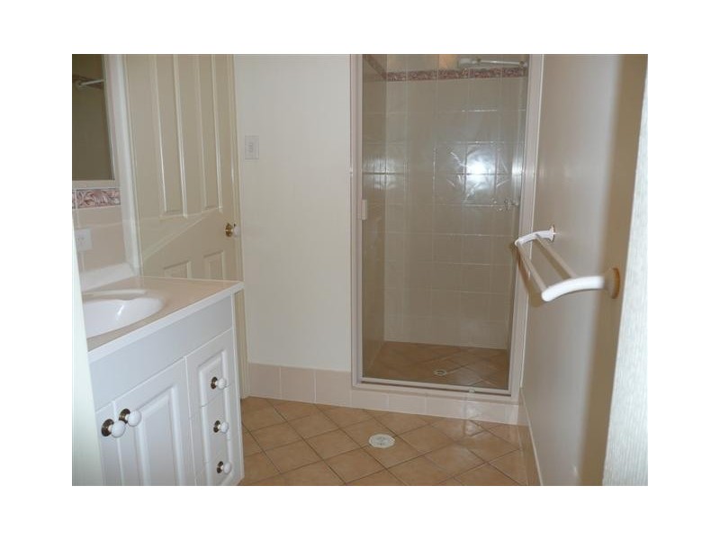 6 Hector Road, Holland Park QLD 4121