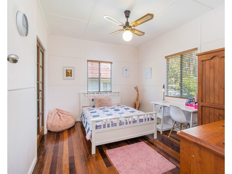 75 Birdwood Road, Holland Park West QLD 4121