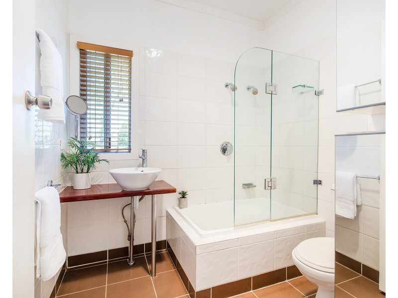 75 Birdwood Road, Holland Park West QLD 4121