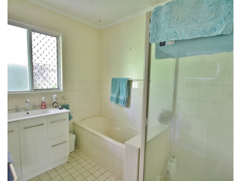 7 Roseglen Street, Greenslopes QLD 4120