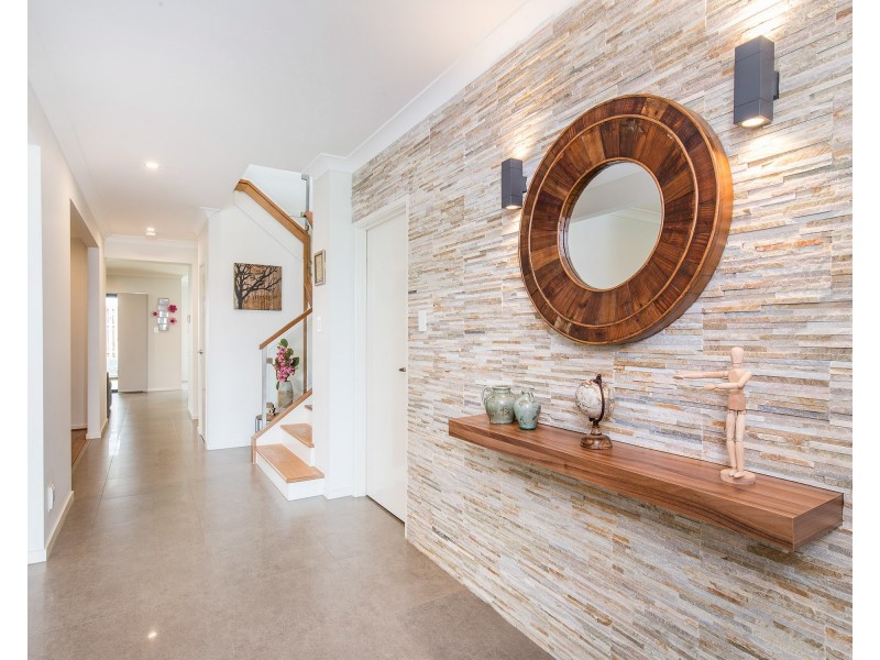 19 Plateau Place, Rochedale QLD 4123