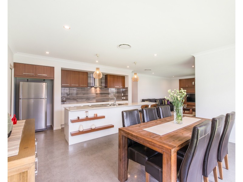 19 Plateau Place, Rochedale QLD 4123
