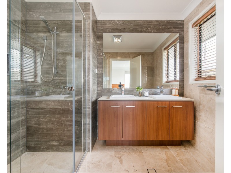 19 Plateau Place, Rochedale QLD 4123