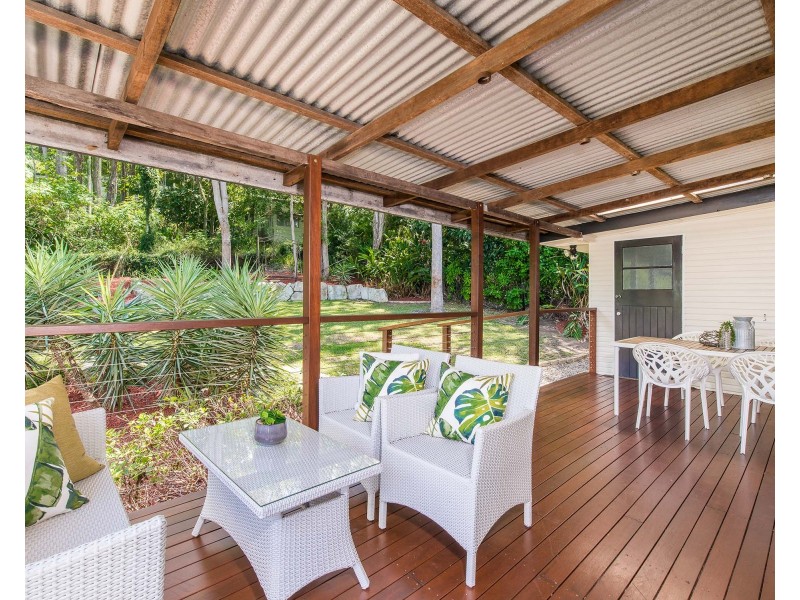 25 Dobbs Street, Holland Park West QLD 4121