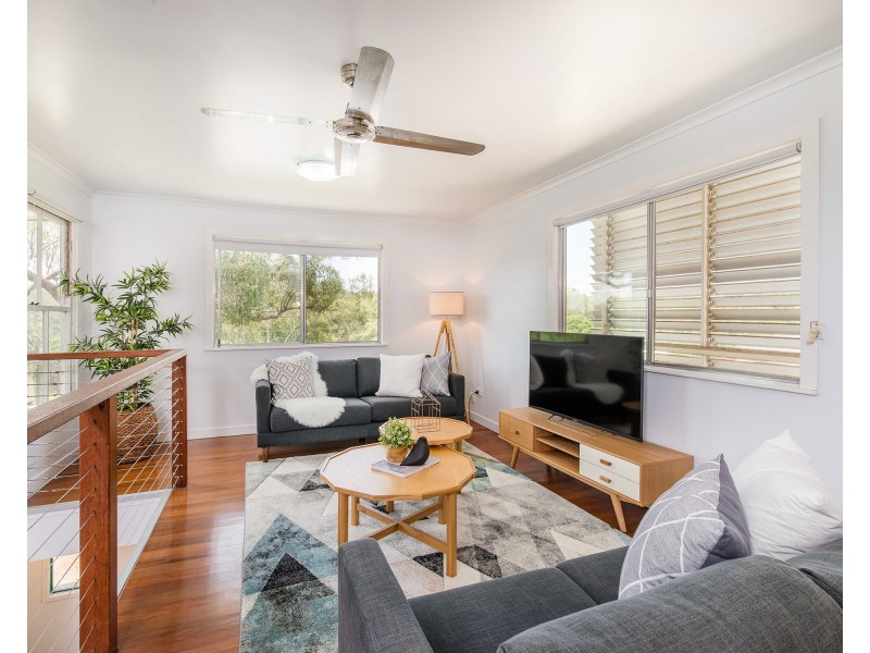 25 Dobbs Street, Holland Park West QLD 4121