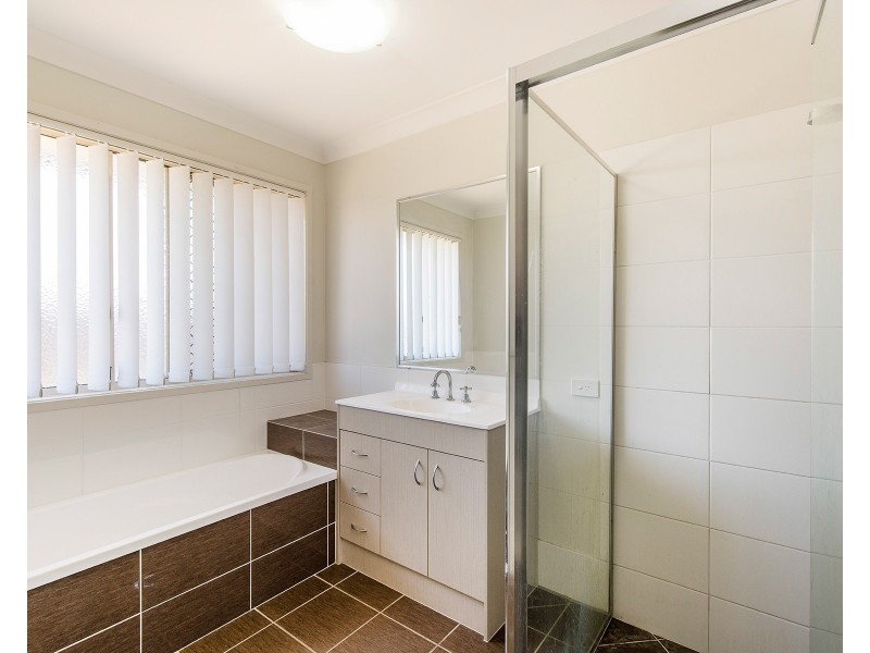 30 Gordon Drive, Bellbird Park QLD 4300