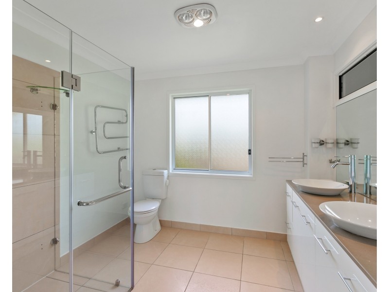 18 Grunert Street, Holland Park QLD 4121