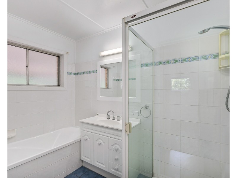 18 Grunert Street, Holland Park QLD 4121