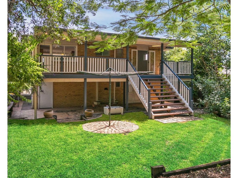 18 Grunert Street, Holland Park QLD 4121