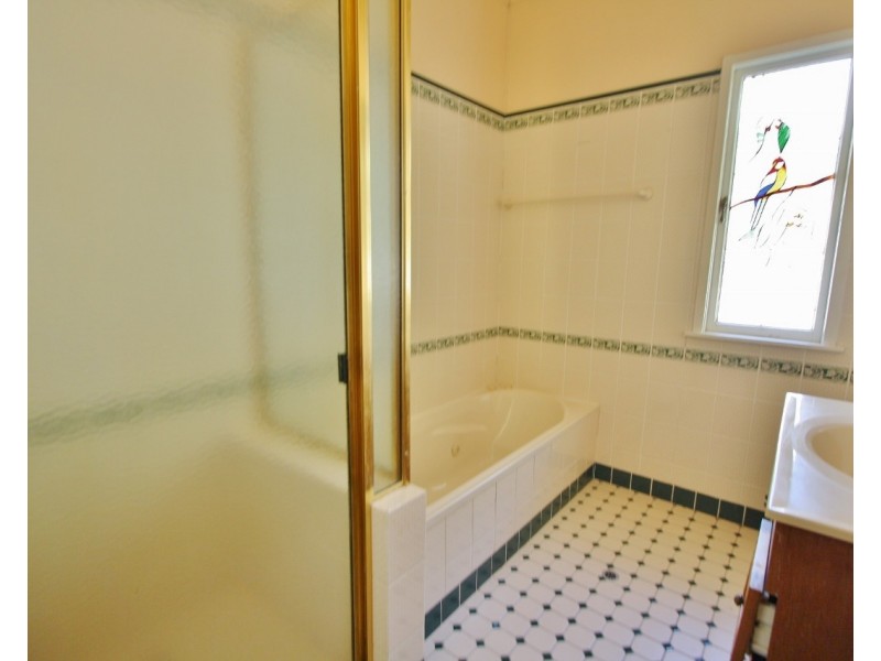 16 Roseberry Terrace, Chelmer QLD 4068