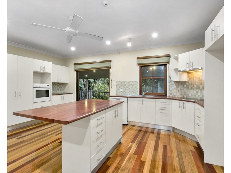 52 Latimer Street, Holland Park QLD 4121