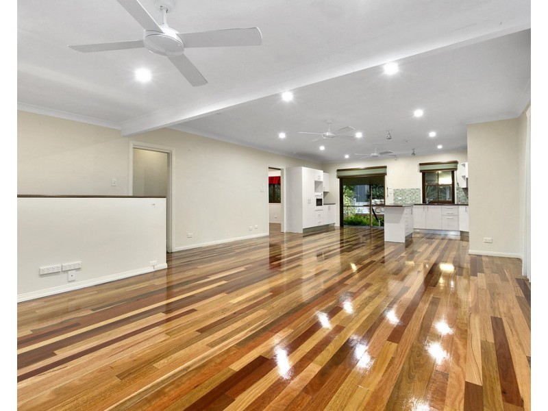 52 Latimer Street, Holland Park QLD 4121