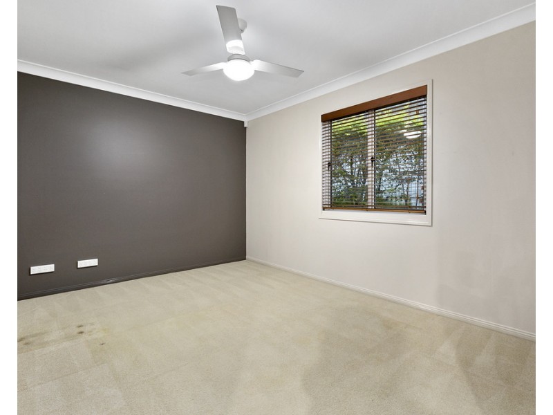 52 Latimer Street, Holland Park QLD 4121