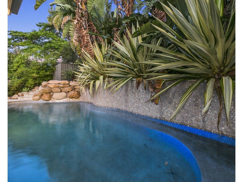 52 Latimer Street, Holland Park QLD 4121