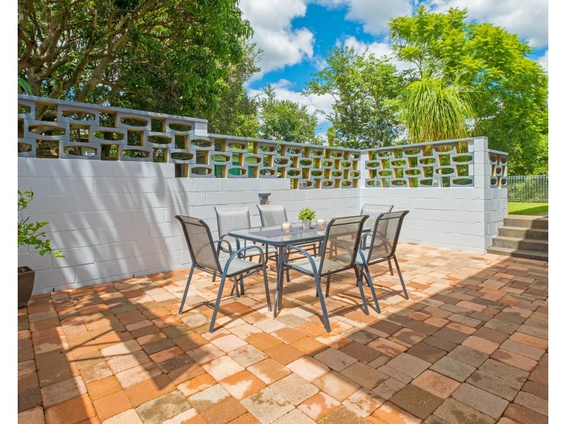 39 Holland Road, Holland Park QLD 4121