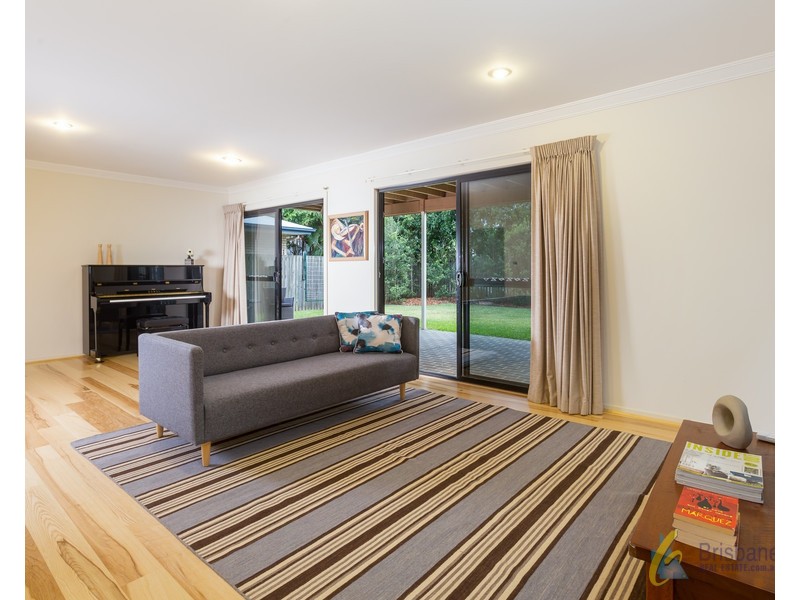 17 White Street, Graceville QLD 4075