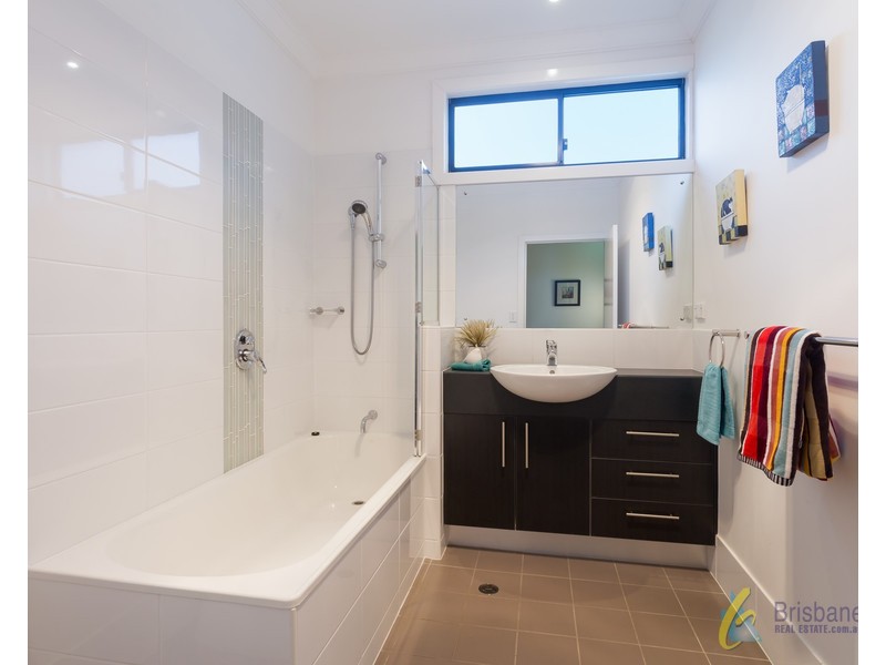 17 White Street, Graceville QLD 4075