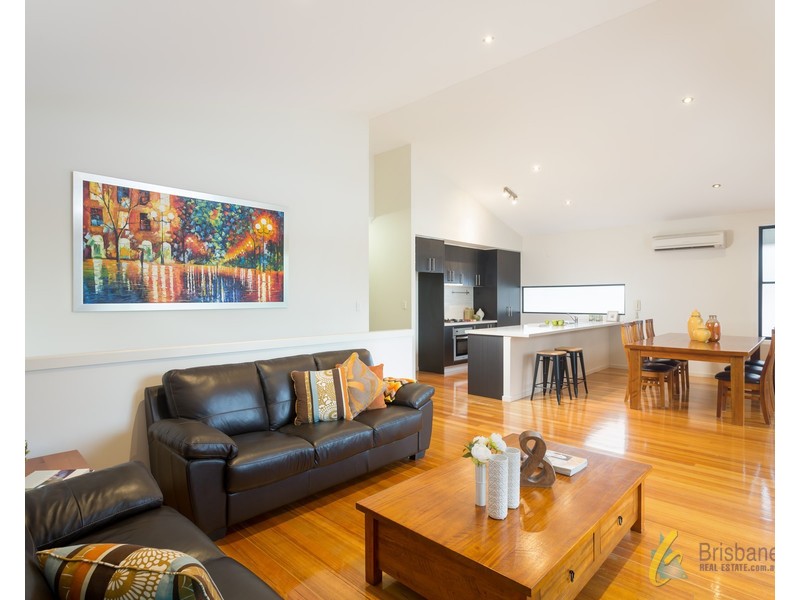 17 White Street, Graceville QLD 4075