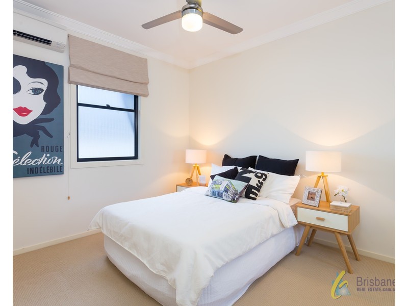 17 White Street, Graceville QLD 4075