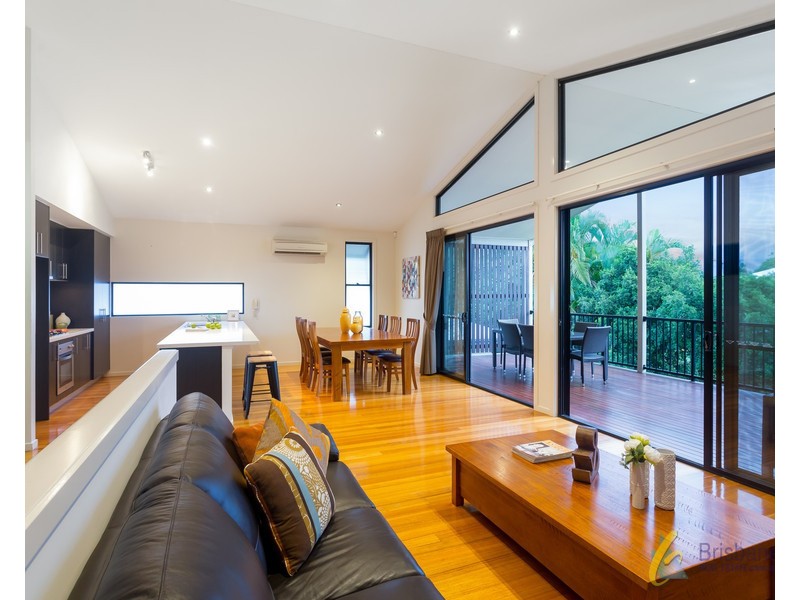 17 White Street, Graceville QLD 4075