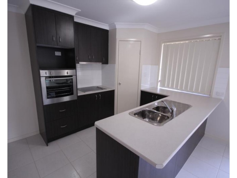 2 Gordon Drive, Bellbird Park QLD 4300