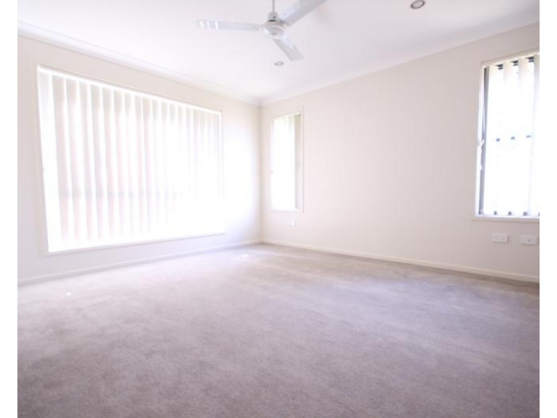 2 Gordon Drive, Bellbird Park QLD 4300