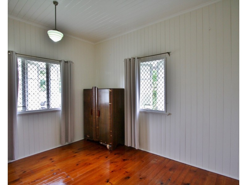 8 Paragon Street, Yeronga QLD 4104