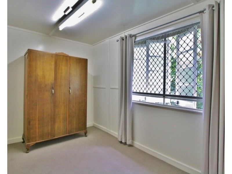 8 Paragon Street, Yeronga QLD 4104