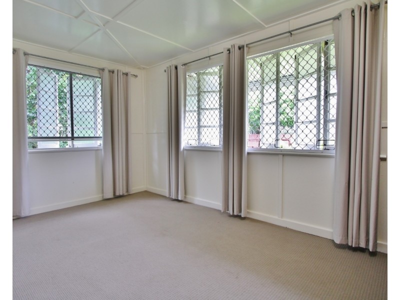 8 Paragon Street, Yeronga QLD 4104